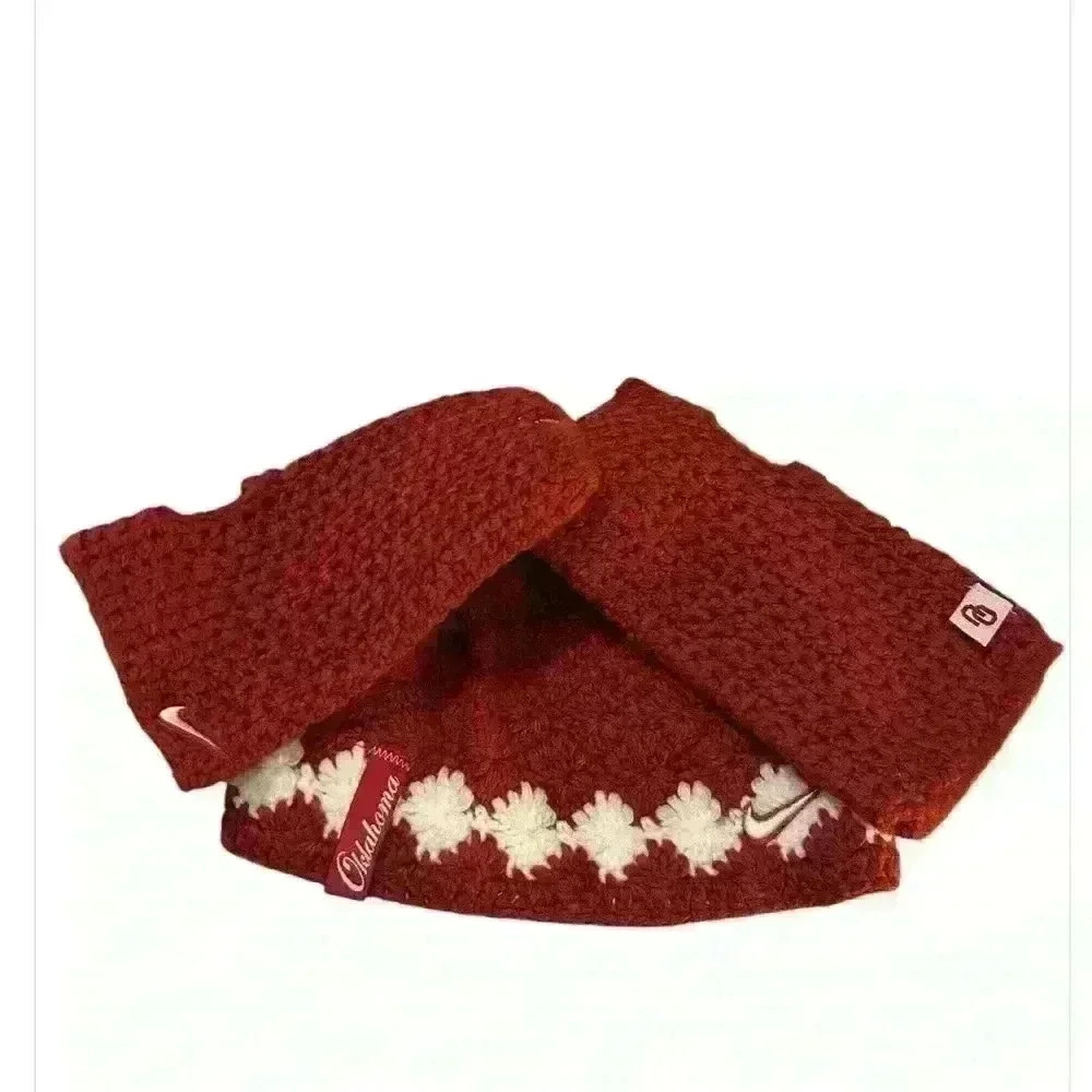 NWOT Nike Oklahoma Sooners beanie and fingerless gloves set